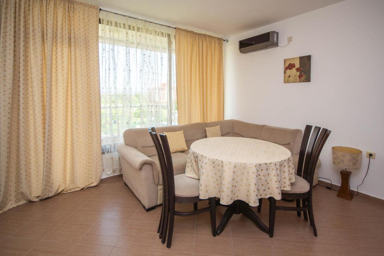 Hotel Czech Rhapsody Nesebar Exterior photo